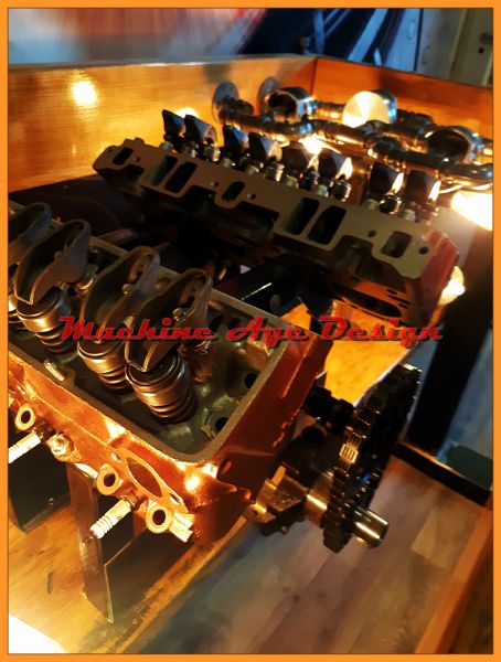nagy méretű steampunk usa v8 blokk tárgyaló asztal , design elemekkel