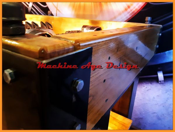 nagy méretű steampunk usa v8 blokk tárgyaló asztal , design elemekkel